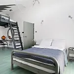 Urban House Jacuzzi, Sauna, Taras & Grill ! No Parties Βαρσοβία