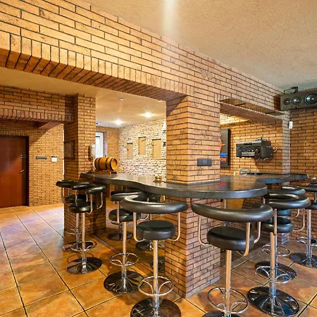 Urban House Jacuzzi, 2 Sauny, Taras & Grill Villa