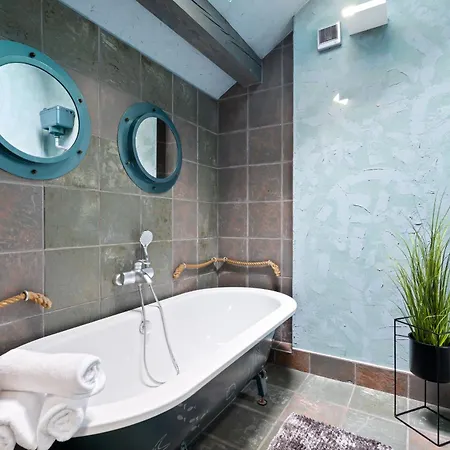 Urban House Jacuzzi, 2 Sauny, Taras & Grill