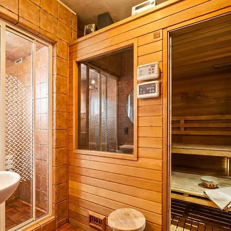 Urban House Jacuzzi, Sauna, Taras & Grill ! No Parties Villa Warschau