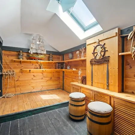 Urban House Jacuzzi, Sauna, Taras & Grill ! No Parties *