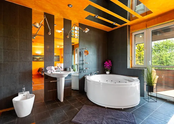 Urban House Jacuzzi, Sauna, Taras & Grill ! No Parties * Warschau