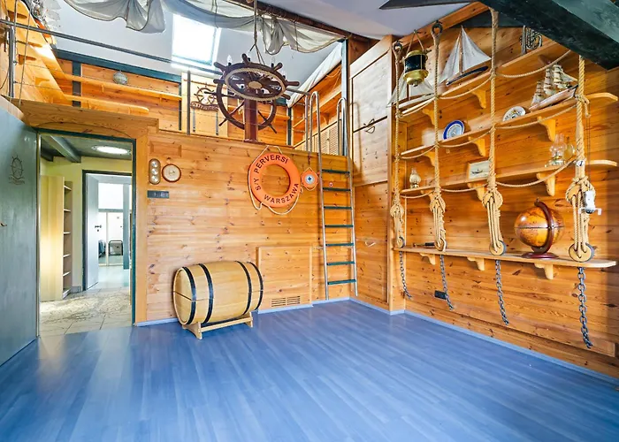 Urban House Jacuzzi, Sauna, Taras & Grill ! No Parties Villa