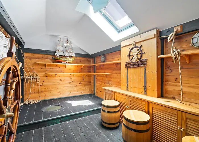 Urban House Jacuzzi, Sauna, Taras & Grill ! No Parties * Warschau