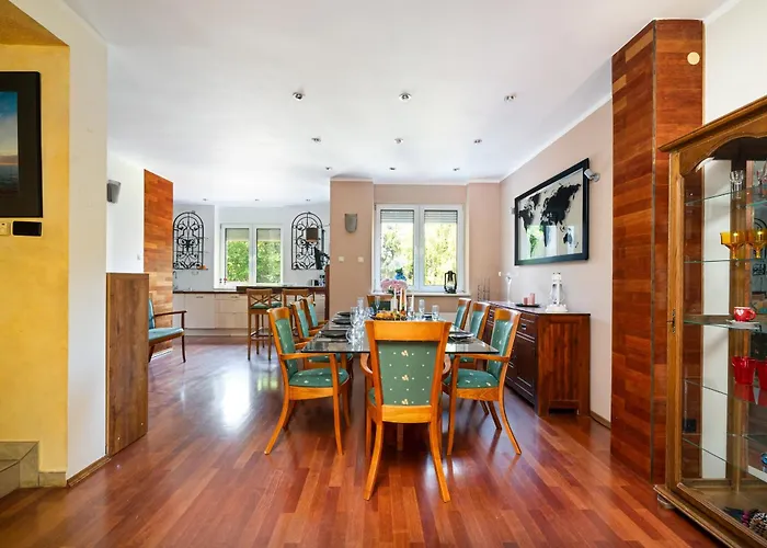 Urban House Jacuzzi, Sauna, Taras & Grill ! No Parties *