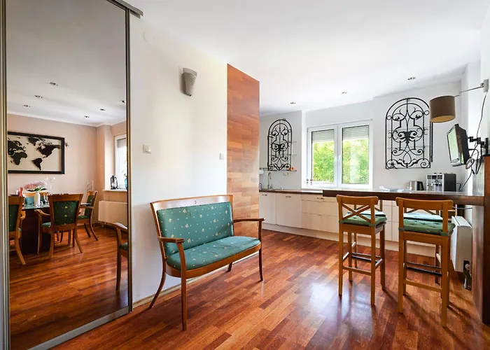 Urban House Jacuzzi, Sauna, Taras & Grill ! No Parties * Warschau