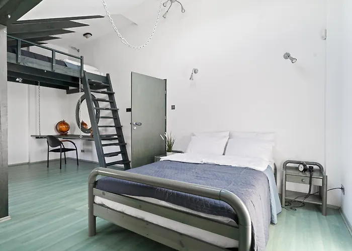 Urban House Jacuzzi, Sauna, Taras & Grill ! No Parties Warschau