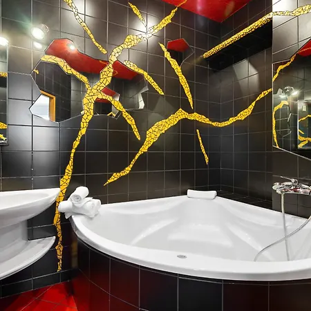 Urban House Jacuzzi, Sauna, Taras & Grill ! No Parties 바르샤바